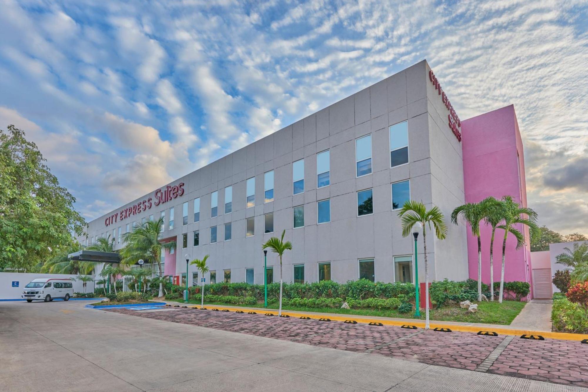 City Express Suites By Marriott Playa Del Carmen Esterno foto