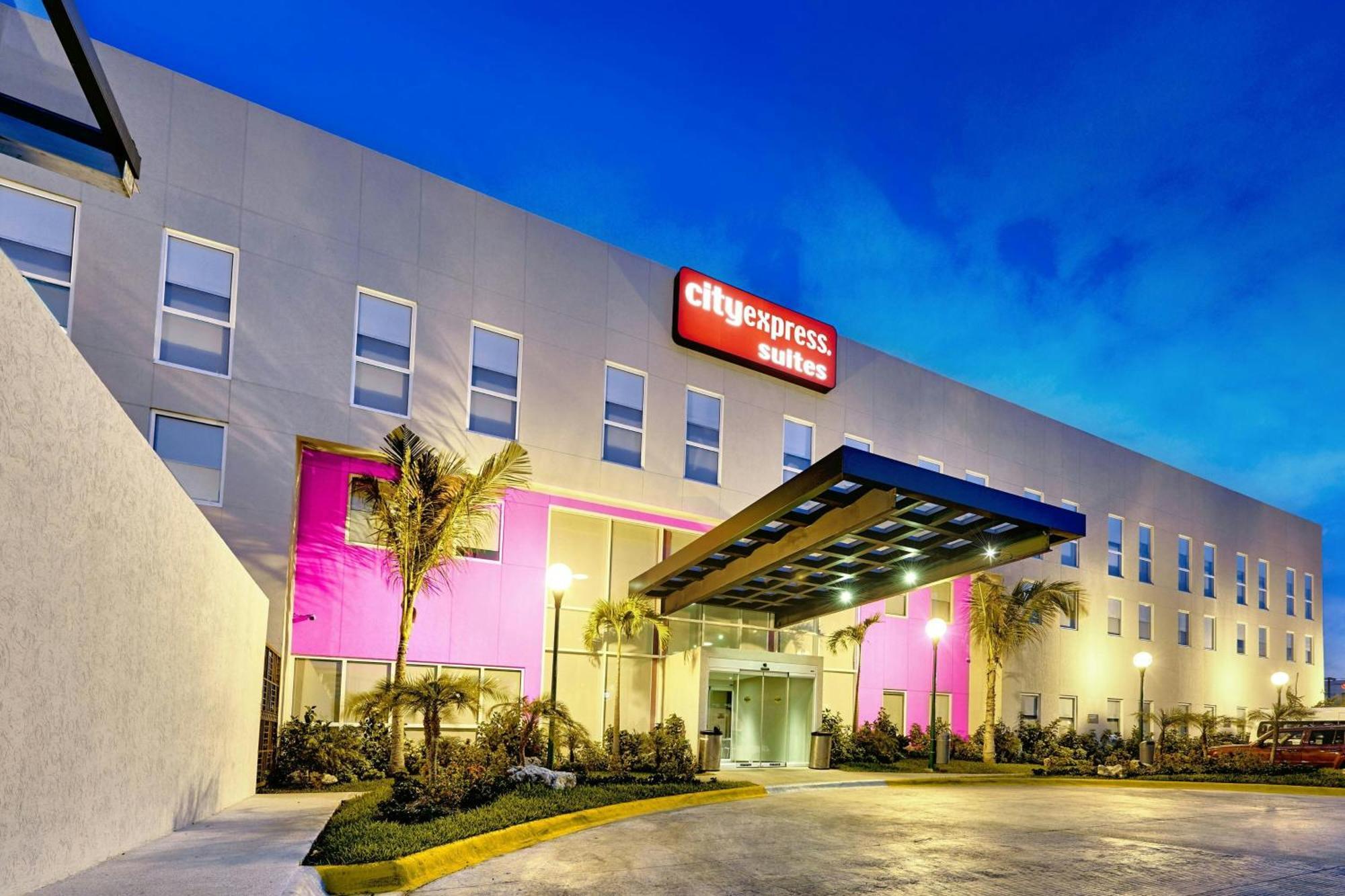 City Express Suites By Marriott Playa Del Carmen Esterno foto